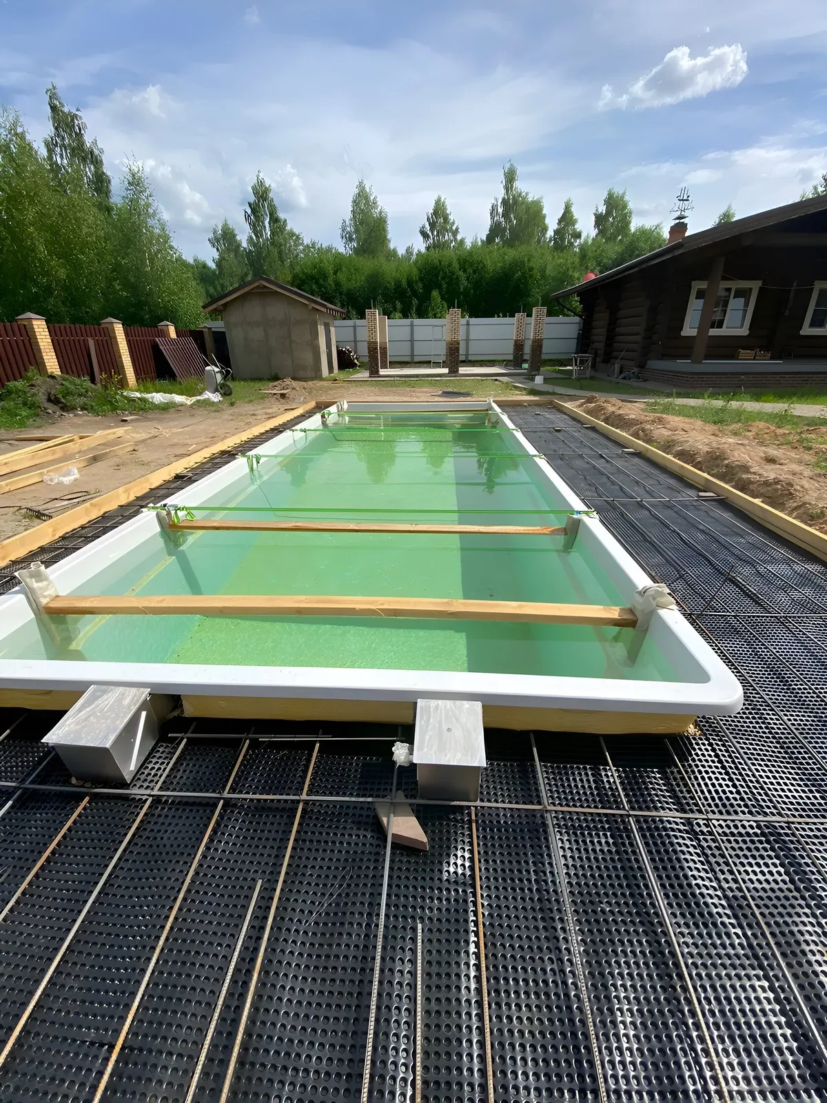 Laguna 9 — вечернее освещение в Климовске